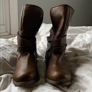 Lined brown booties